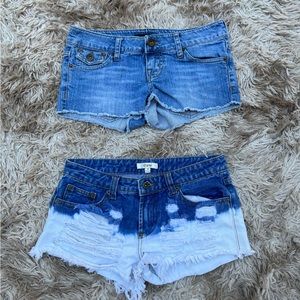 Juniors Size 1 Bundle of 2 Light Wash Distressed Acid Wash Jean Denim Shorts